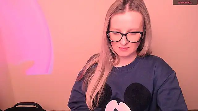 Snapshot of AnnePeach chatting on February 2026 05:25:01 AM AnnePeach online show from February 2026 05:25:01 AM