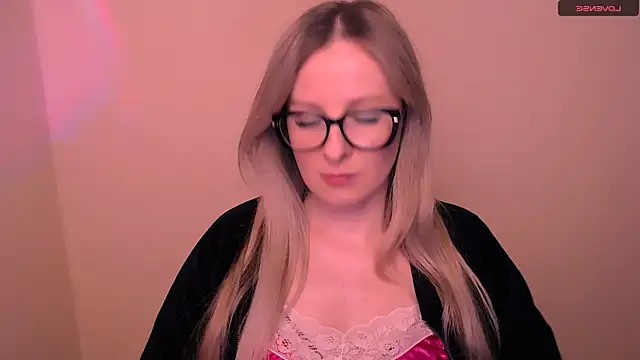 AnnePeach online show from March 2026 06:04:02 PM