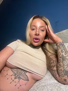 Summerwestt online show from March 2026 09:11:01 PM