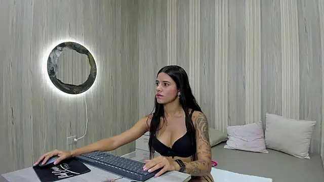 Snapshot of Isabellaa_Rosee chatting on May 2026 08:15:02 PM Isabellaa Rosee online show from May 2026 08:15:02 PM