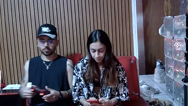 Karamel444 online show from April 2026 10:48:02 PM