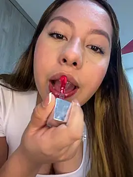 Snapshot of Emiily_joee_ chatting on May 2026 02:07:02 AM Emiily joee online show from May 2026 02:07:02 AM