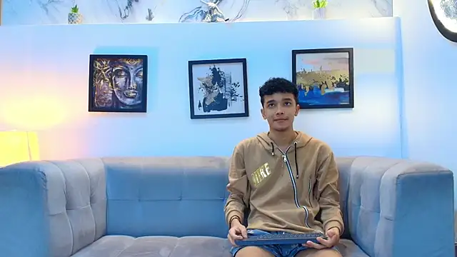 YOUNG BOYS HELL online show from April 2026 01:17:01 AM