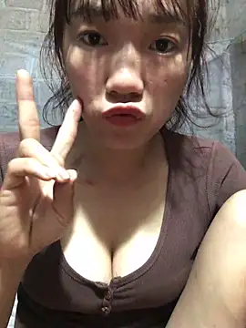 Snapshot of Sukem-mut chatting on May 2026 05:05:01 AM Sukem-mut online show from May 2026 05:05:01 AM