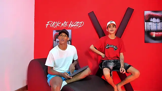 Snapshot of GREEN_BOYS chatting on February 2026 07:27:02 AM GREEN BOYS online show from February 2026 07:27:02 AM