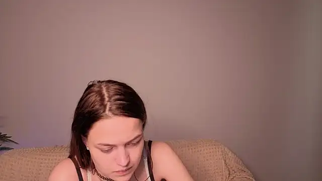 Snapshot of parrot_kisha chatting on June 2026 08:42:01 AM parrot kisha online show from June 2026 08:42:01 AM