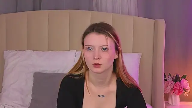 Snapshot of AlyssFrost chatting on June 2026 03:42:01 AM AlyssFrost online show from June 2026 03:42:01 AM