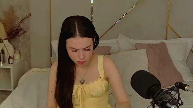 Snapshot of LanaLedger chatting on February 2026 10:36:02 AM LanaLedger online show from February 2026 10:36:02 AM