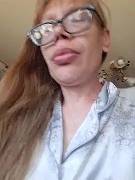 Snapshot of KristinaPT chatting on June 2026 04:15:02 AM KristinaPT online show from June 2026 04:15:02 AM