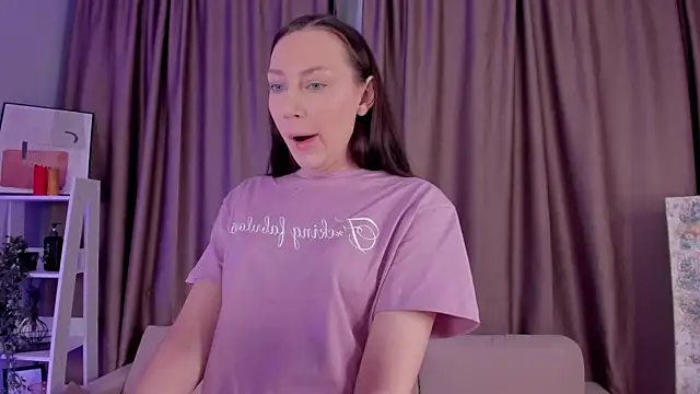 LorindaPliner online show from February 2026 07:04:02 PM