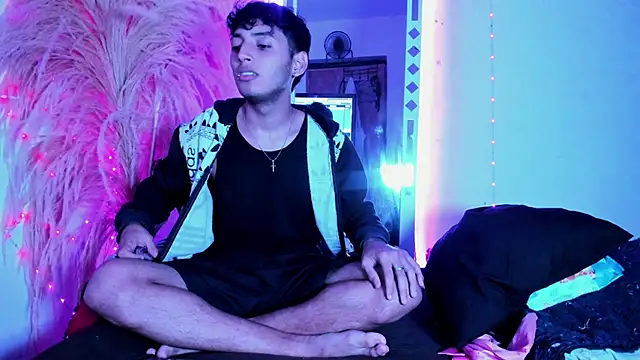 Snapshot of Ian_Hunter chatting on February 2026 01:33:02 PM Ian Hunter online show from February 2026 01:33:02 PM