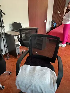 Luna rousse26 online show from March 2026 12:32:01 PM