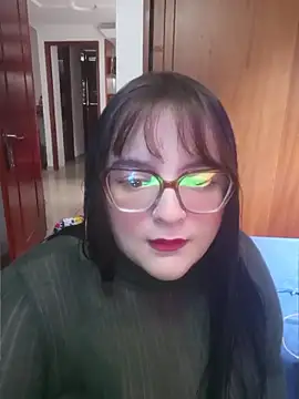 Snapshot of daphneev chatting on May 2026 06:27:01 PM daphneev online show from May 2026 06:27:01 PM