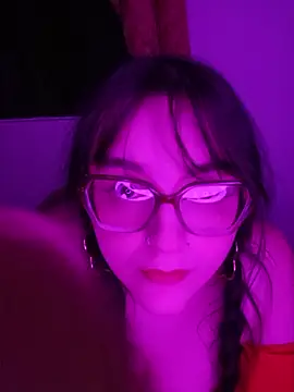 Snapshot of daphneev chatting on May 2026 12:17:01 AM daphneev online show from May 2026 12:17:01 AM