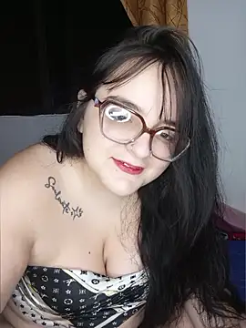 Snapshot of daphneev chatting on June 2026 01:44:02 AM daphneev online show from June 2026 01:44:02 AM