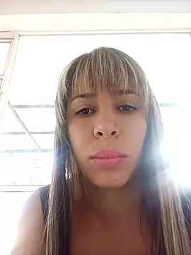 Snapshot of kiki_milu chatting on April 2026 04:44:01 PM kiki milu online show from April 2026 04:44:01 PM