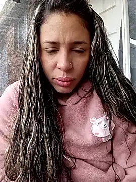 Snapshot of kiki_milu chatting on April 2026 01:34:02 PM kiki milu online show from April 2026 01:34:02 PM