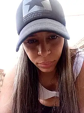 Snapshot of kiki_milu chatting on April 2026 08:57:02 PM kiki milu online show from April 2026 08:57:02 PM