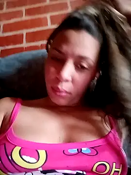Snapshot of kiki_milu chatting on May 2026 01:05:02 PM kiki milu online show from May 2026 01:05:02 PM