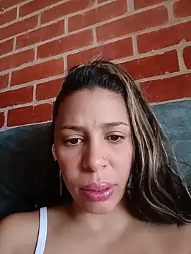 Snapshot of kiki_milu chatting on May 2026 02:44:02 PM kiki milu online show from May 2026 02:44:02 PM