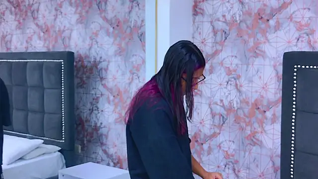 Raven Gloomy online show from February 2026 12:25:01 PM