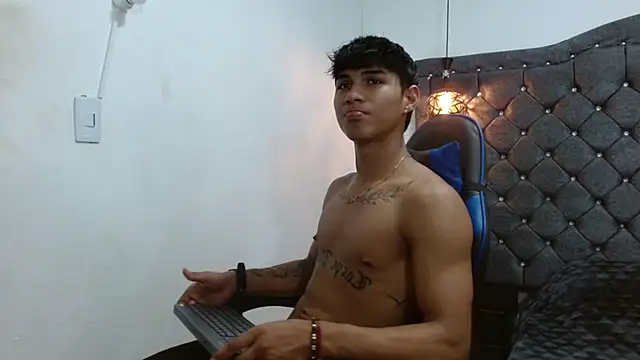 Snapshot of luka_big18 chatting on March 2026 03:21:01 AM luka big18 online show from March 2026 03:21:01 AM