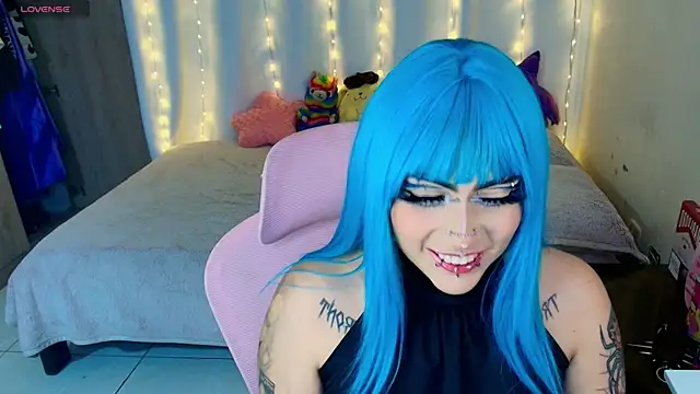 maliciaXpoison online show from May 2026 02:41:01 AM