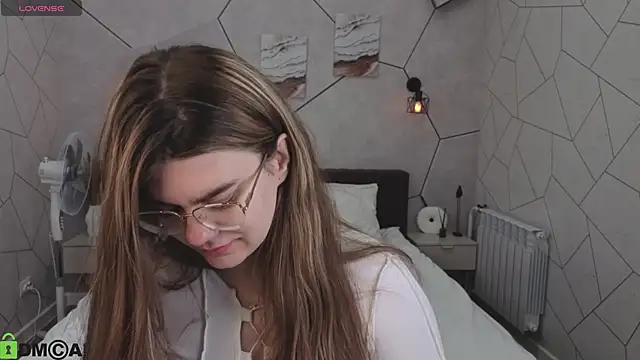 Snapshot of zoe_j0y chatting on February 2026 01:57:02 AM zoe j0y online show from February 2026 01:57:02 AM