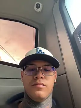 Snapshot of Maxtor_ chatting on February 2026 10:39:01 PM Maxtor online show from February 2026 10:39:01 PM