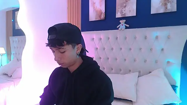 Aiden Rivers  online show from April 2026 12:47:01 PM