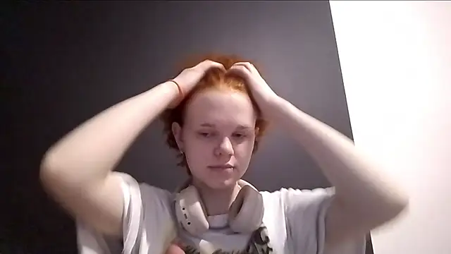 CurlaPettyBom online show from February 2026 09:16:02 AM