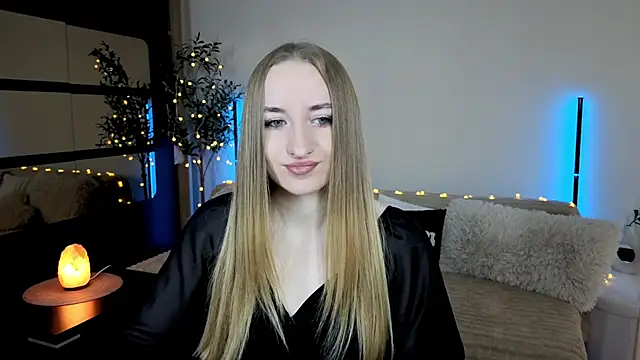 Oxy Foxie online show from May 2026 05:52:01 PM