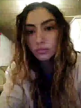 Larinhacat online show from February 2026 04:53:01 AM