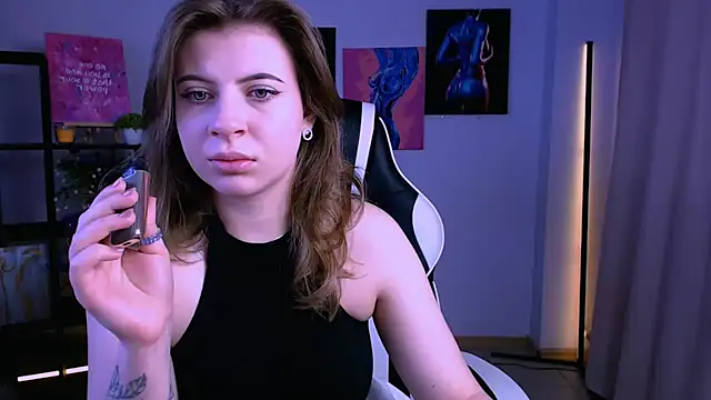 Snapshot of AdeleSkartel chatting on February 2026 03:49:02 AM AdeleSkartel online show from February 2026 03:49:02 AM