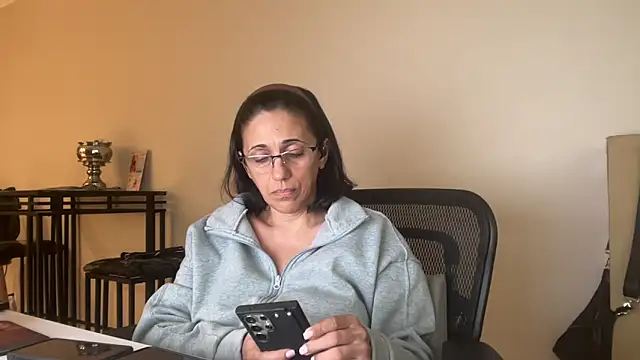 latinamom54 online show from March 2026 06:48:01 PM