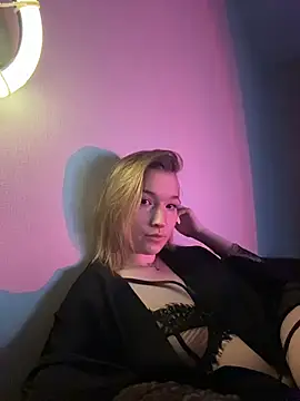 EmmaTurners online show from April 2026 06:10:02 PM