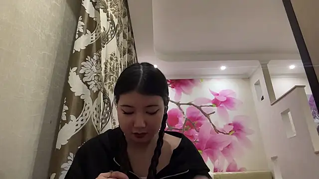 Snapshot of MaeRaads chatting on February 2026 06:47:02 PM MaeRaads online show from February 2026 06:47:02 PM