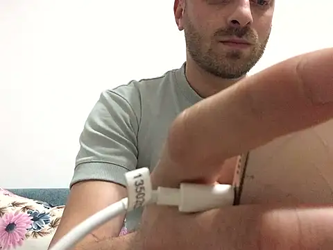 Snapshot of Scarbau chatting on May 2026 11:02:01 PM Scarbau online show from May 2026 11:02:01 PM