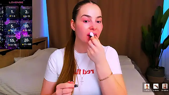 Snapshot of Maddy_Wood_ chatting on March 2026 10:21:01 AM Maddy Wood online show from March 2026 10:21:01 AM