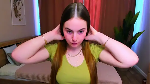 Snapshot of Maddy_Wood_ chatting on April 2026 03:53:01 PM Maddy Wood online show from April 2026 03:53:01 PM