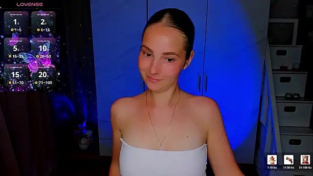 Snapshot of Maddy_Wood_ chatting on July 2026 05:08:02 PM Maddy Wood online show from July 2026 05:08:02 PM