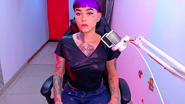 nova kitttyy online show from April 2026 01:25:02 AM