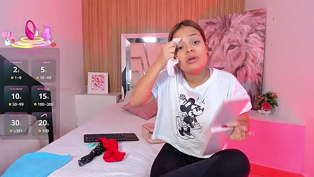 Snapshot of SiaFoxx_ chatting on March 2026 04:29:01 AM SiaFoxx online show from March 2026 04:29:01 AM