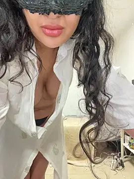Snapshot of katy_nour chatting on April 2026 05:36:01 PM katy nour online show from April 2026 05:36:01 PM