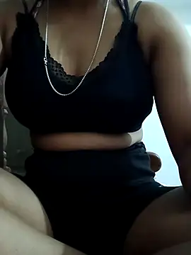 Snapshot of CURVYMOOMMY chatting on March 2026 01:28:02 PM CURVYMOOMMY online show from March 2026 01:28:02 PM