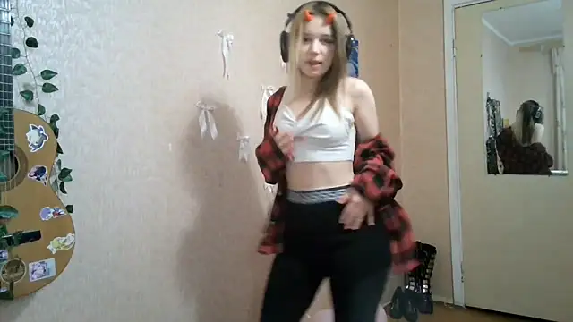 MilaTyan online show from April 2026 07:58:01 PM