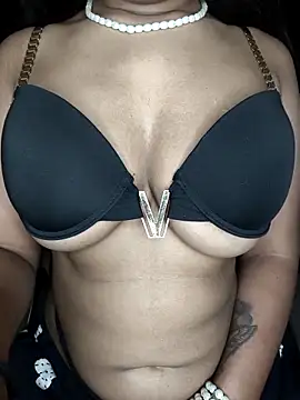 Snapshot of LINNI_3 chatting on March 2026 03:58:01 PM LINNI 3 online show from March 2026 03:58:01 PM