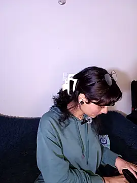 Lili  Clan online show from March 2026 11:00:01 PM