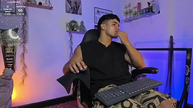 Rob zaens33 online show from March 2026 02:33:02 PM