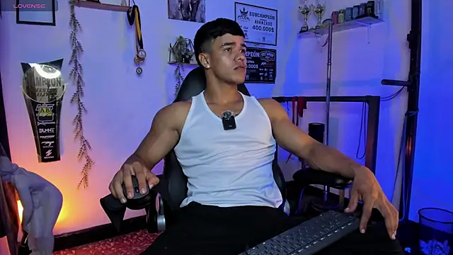 Rob zaens33 online show from April 2026 03:04:02 PM